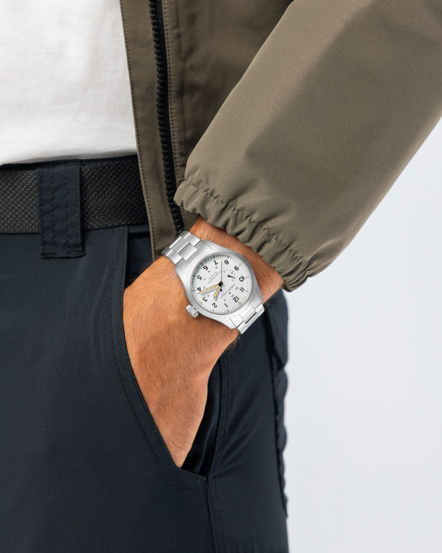 Khaki Field mechanical power reserve