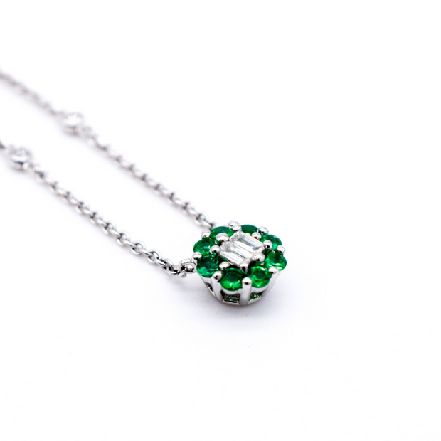 emeralds flower necklace